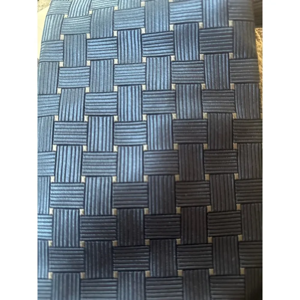 Ziggurat Men's Necktie NWT 100% Silk Blue Woven Pattern Office Career MSRP $45